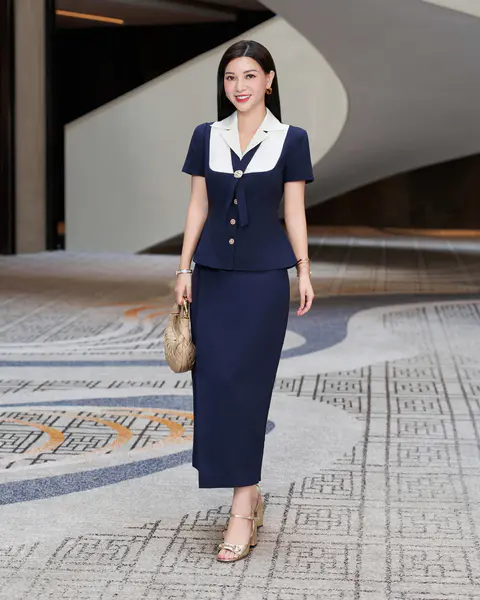 [KIAS x HannahOlala] 𝐄𝐥𝐞𝐠𝐚𝐧𝐭 𝐋𝐞𝐚𝐝𝐞𝐫 – Thanh thuần và trang nhã, chuẩn mực của phong thái quý cô hiện đại