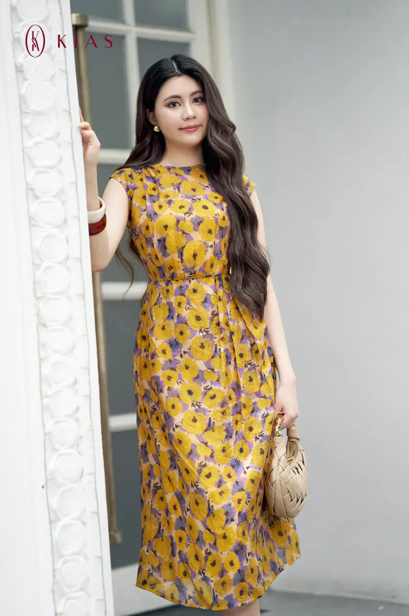 Váy cổ Đức hoa vàng tím vạt chéo dưới - H3