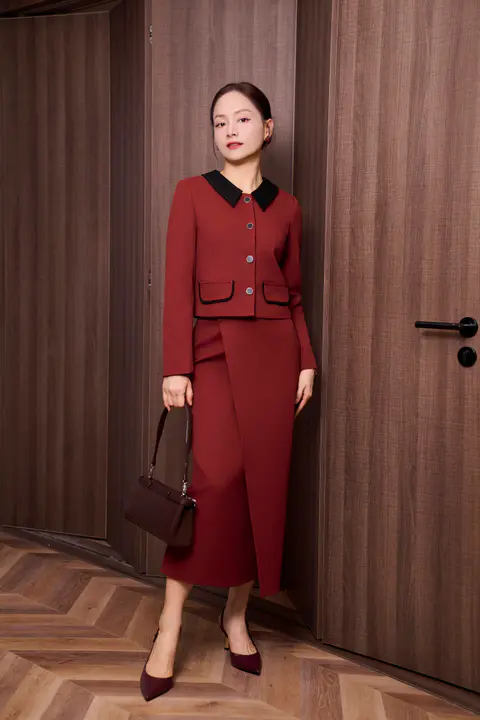 Set đỏ phối cổ đen - D8